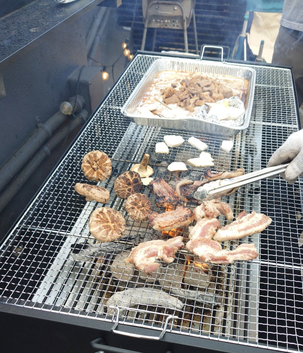knsijin's tweet photo. ノーリミのみんなでBBQ
こみちんさんのお肉くっっっそ美味しかった🥳🥳🥳 https://t.co/qtDaTSxfny