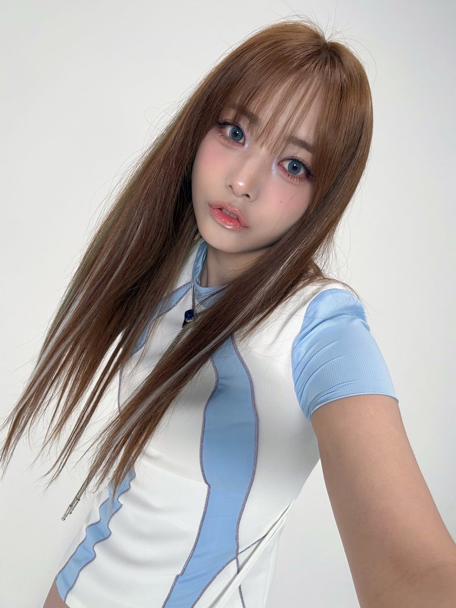 mysiyominluv's tweet photo. 260809 #QWER #시연  인스타 게시물

🚀
#이시연 #SIYEON #시요밍 #しよみん https://t.co/7AjFkSDBg8