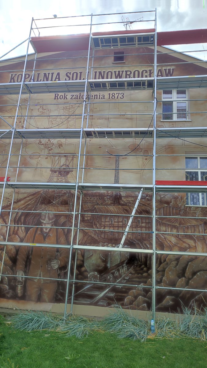 ArielKula's tweet photo. Inowrocław ul Narutowicza  6 powstaje mural zwiazany z kopalnia soli. https://t.co/1Td0ROMFC4