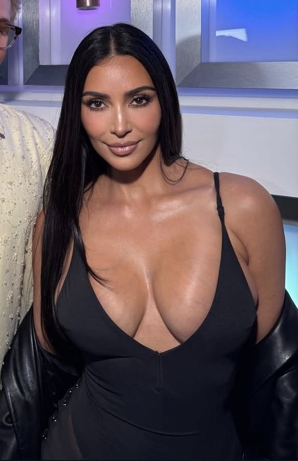 Bopzworld's tweet photo. Kim kardashian understood the assignment 🛐 https://t.co/BIENHVauCp