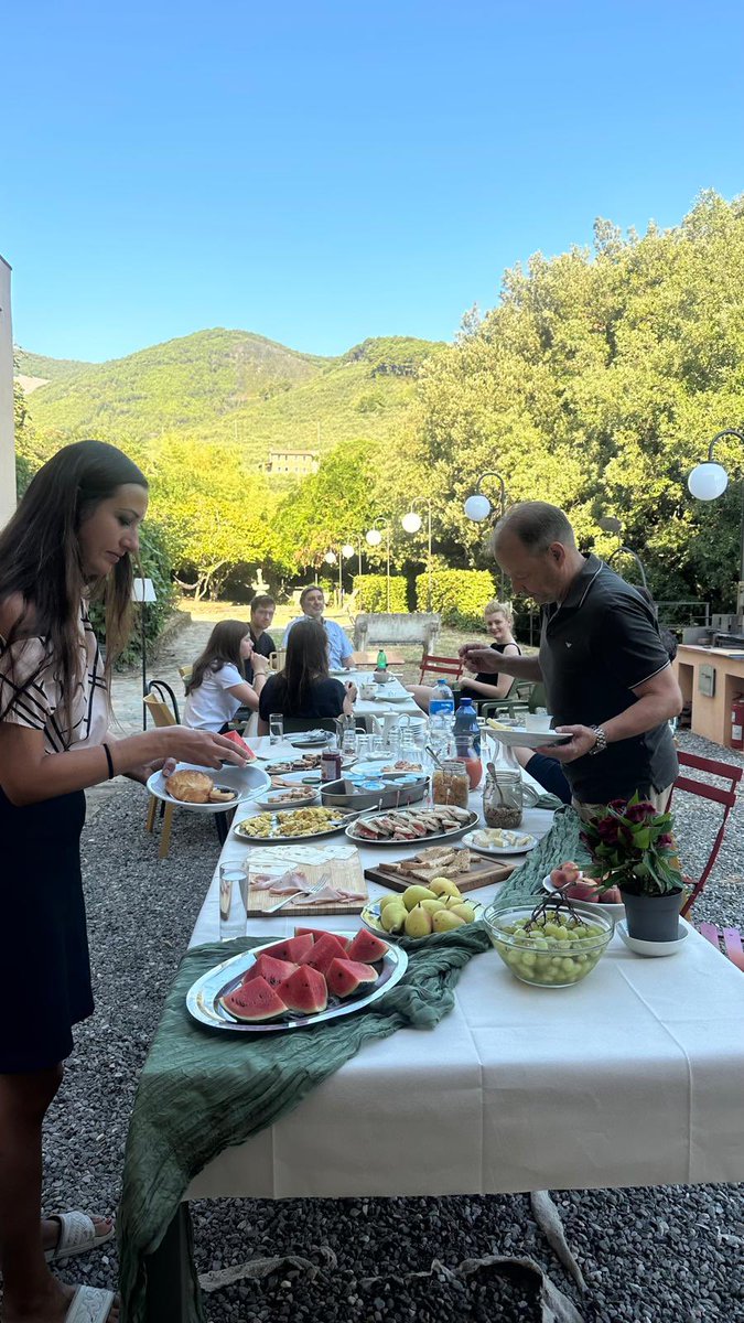 ProfNiggli's tweet photo. Frühstücksbuffet. Letzter Vormittag. 
Weiterbildung Buti 2026-3 zur U-Haft. 

https://t.co/3PfVrGjq8k https://t.co/ANqaq8KE8D
