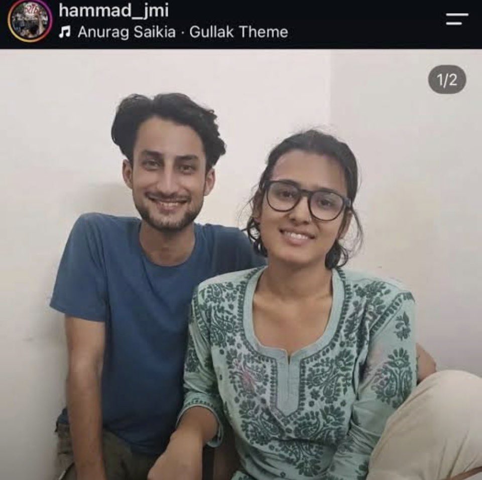 PrasantPathak_'s tweet photo. हिंदू लड़के ने स्याही इसलिए फेकी क्युकी ये मुसलमान से अपनी माँग भरवाने पर उतारू है … पता नहीं इनको इन k for में क्या दिखता है । यही कारण इसका बाप तक इससे बात नहीं करता है l https://t.co/2WSArpaNkm