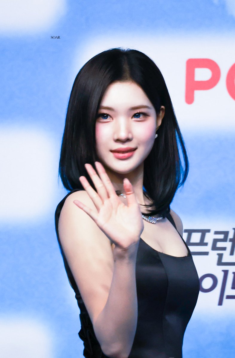 Soar_1203's tweet photo. 260809 SBS Gayo Daejeon Blue Carpet

 #JUUN #주은
#Hearts2Hearts #하츠투하츠 https://t.co/9lylsDaxpz