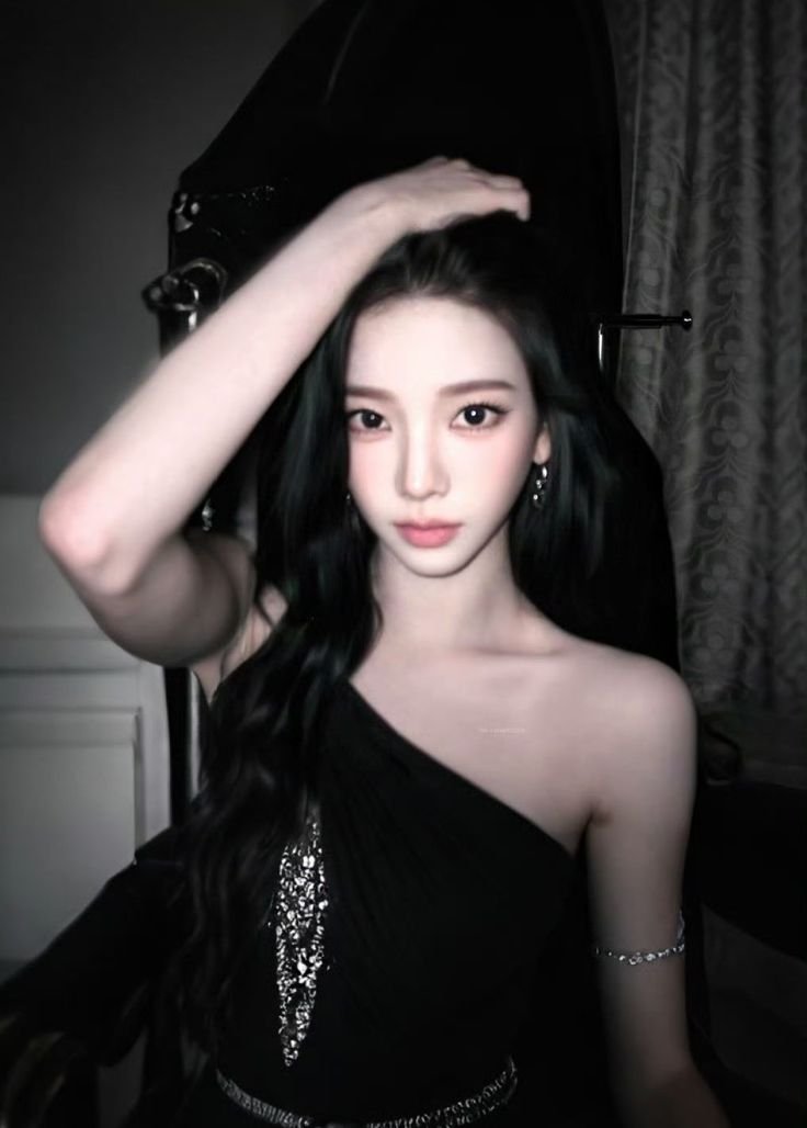 klryna's tweet photo. @choiseungcheolv "Ya iyalah, adiknya siapa dulu!" jawab Lana percaya diri sambil tersenyum lebar. Ia menatap Gavan dengan binar jenaka. "Tapi tetep aja, guru dansaku kan bukan cuma Kak Gavan." https://t.co/DrKAi95tA6