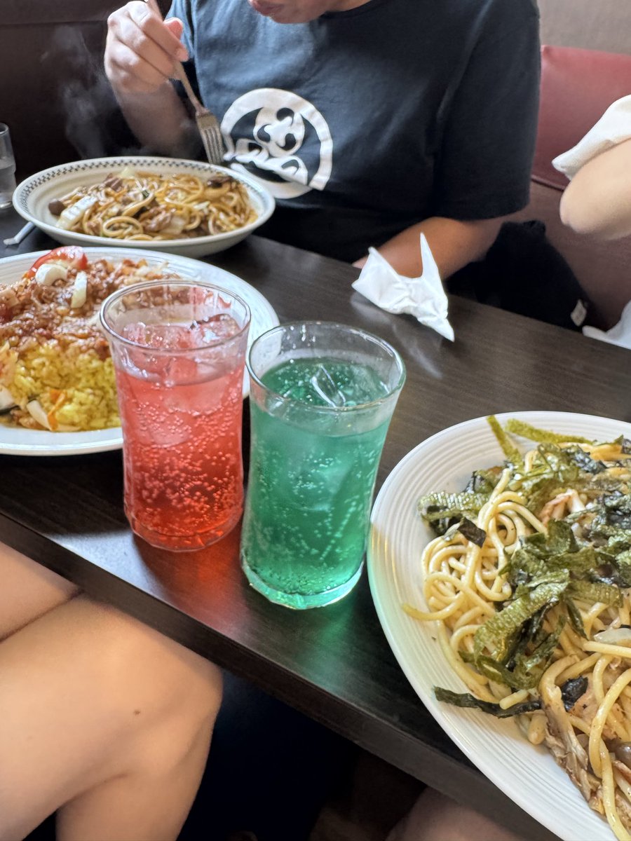azutimomonga04's tweet photo. お盆休み突入！
喫茶マウンテンでオフ会だぁ！！ https://t.co/X9RFOnTPLR