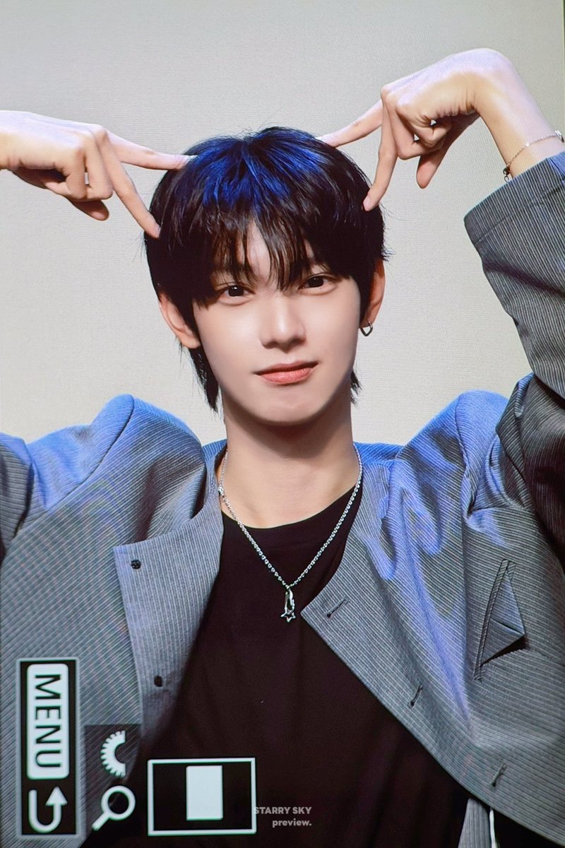 StarrySky_liyu's tweet photo. 260809 팬싸🐱

#최립우 #CHUEILIYU 
#립우 #崔立于 
#FLAREU #플레어유 https://t.co/p5Z4pToPfv