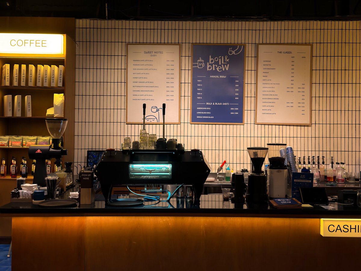 Alcaponealmondd's tweet photo. Foto apapun, asal di coffee shop.

Slide 1: Calf, Cipete
Slide 2: Scarlett's Cafe, Menteng
Slide 3: Natsuka Backhaus, Menteng
Slide 4: Boil &amp; Brew, Setiabudi https://t.co/ZJcpcKcHmx