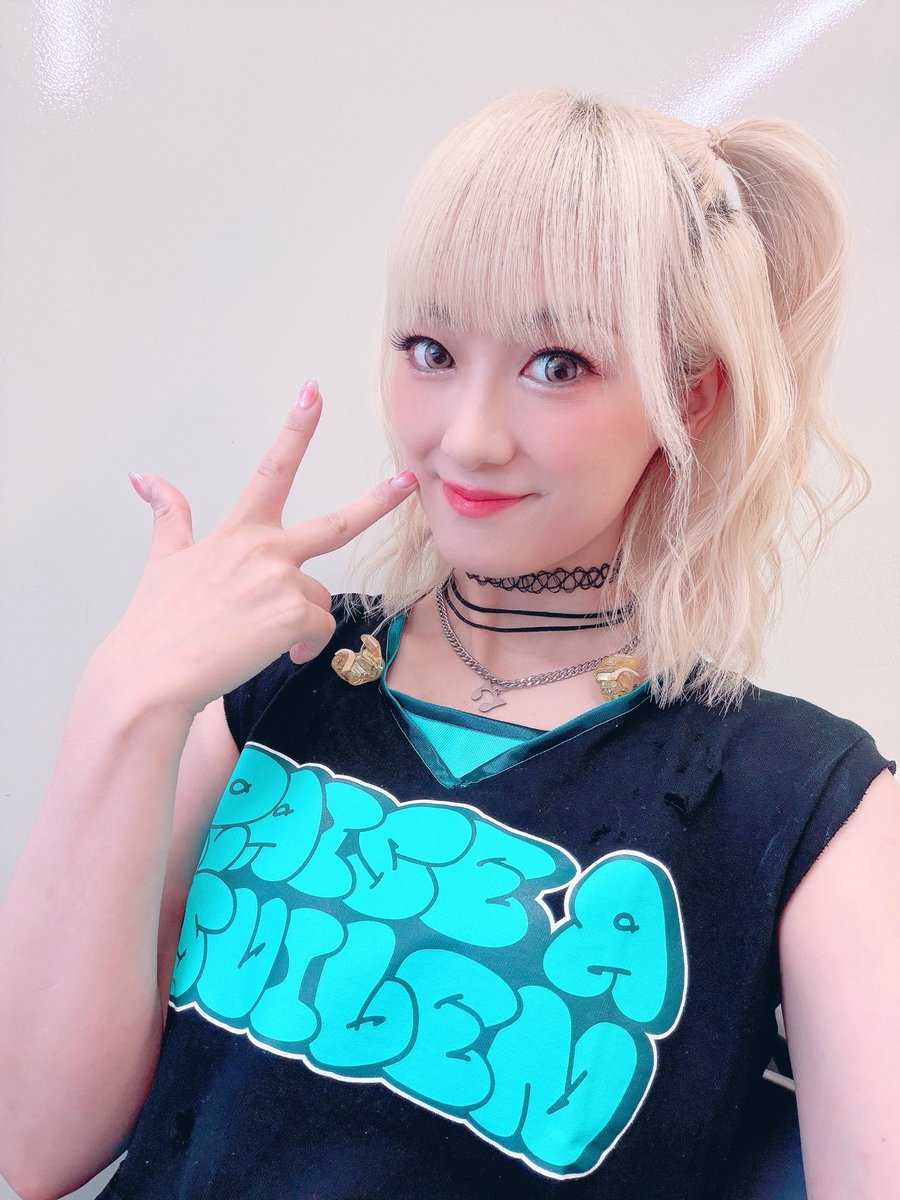 nananananachume's tweet photo. #LuckyFes ありがとうございました！

沢山のフレンズが集まってくれて
振り付けやタオル回しでの一体感が最高でした！！！

スタッフさんもみんな楽しんでる感があって本当に素敵なイベント！！

ラッキー✨
来年もまた戻って来たいな✨
#バンドリ #RAS https://t.co/4DoPSpPGAO