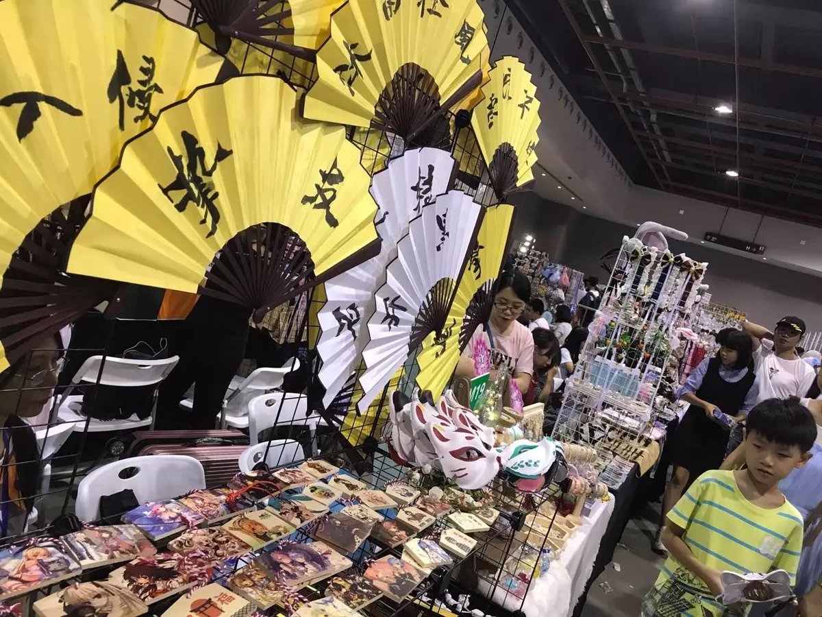 DubstepShivam's tweet photo. Just rocked up to the city’s biggest comic con—cosplays, exclusive merch and hype vibes everywhere! Already taking way too many pics and can’t wait to share the chaos , https://t.co/tRna5BN5dd