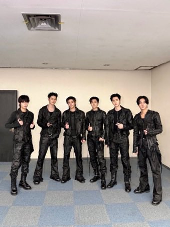U_luvpeachiiru's tweet photo. ผมดำทั้งวงจริงๆ😩 https://t.co/rduDM1yYRG