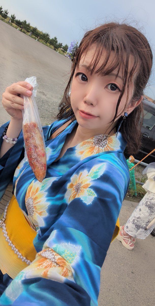 gs1010x0812ss's tweet photo. ⚠自我⚠
新しい浴衣で夏祭り🎶
かき氷もお好み焼きも美味しかった💕︎︎ https://t.co/7KlLYqqWJT