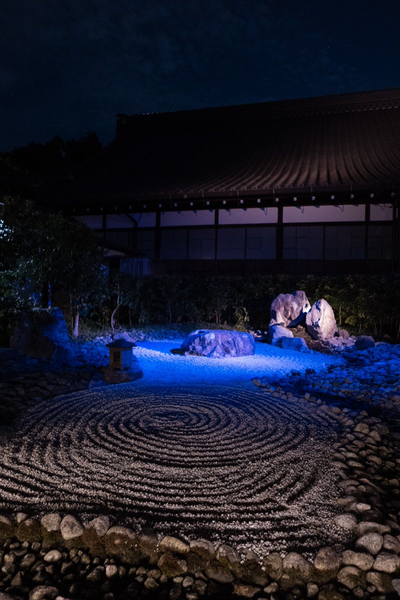 pya3_jp's tweet photo. 京都・青蓮院門跡の特別夜間拝観へ。
久しぶりにLeica D-LUX 8を持ち出しました。 https://t.co/PQSLDtKKAb