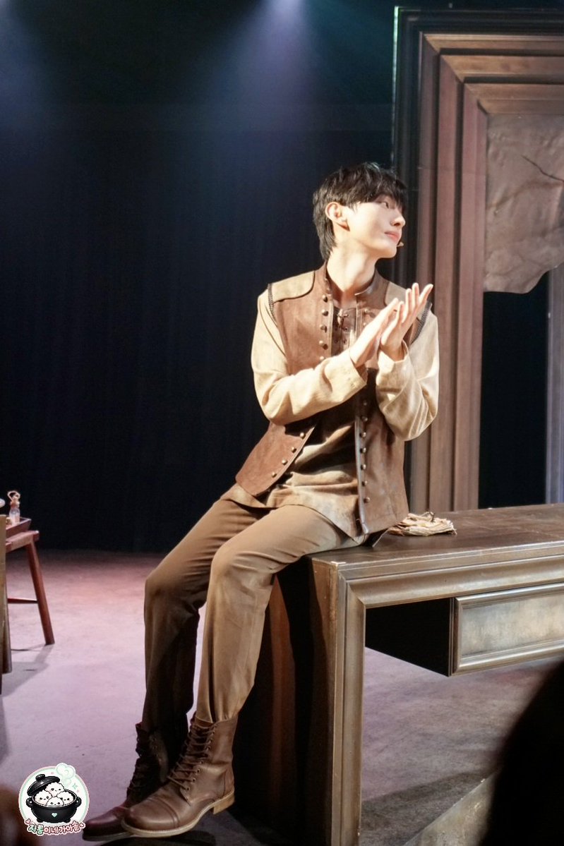 sasa91191's tweet photo. 뮤지컬 소년의초상 커튼콜

260809 The Portrait of a Boy Musical | Curtain Call

#윤지성 #YoonJisung #소년의초상 #워너원 #룽코포 #커튼콜 https://t.co/fi86GTehb5
