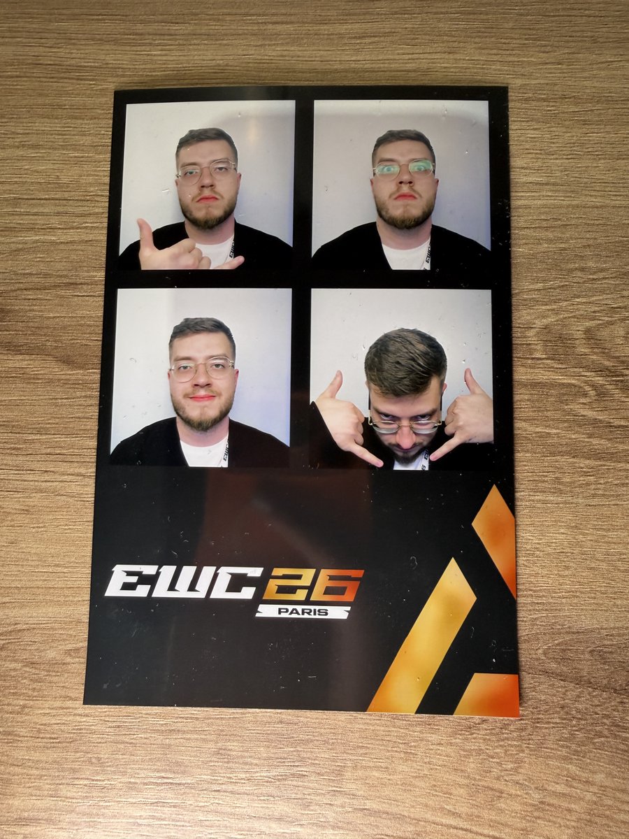 virtuspro's tweet photo. How do you like our passport photos? 😉 

#R6 #EWC26 #GOGOVP https://t.co/9H9Lvm5qcp