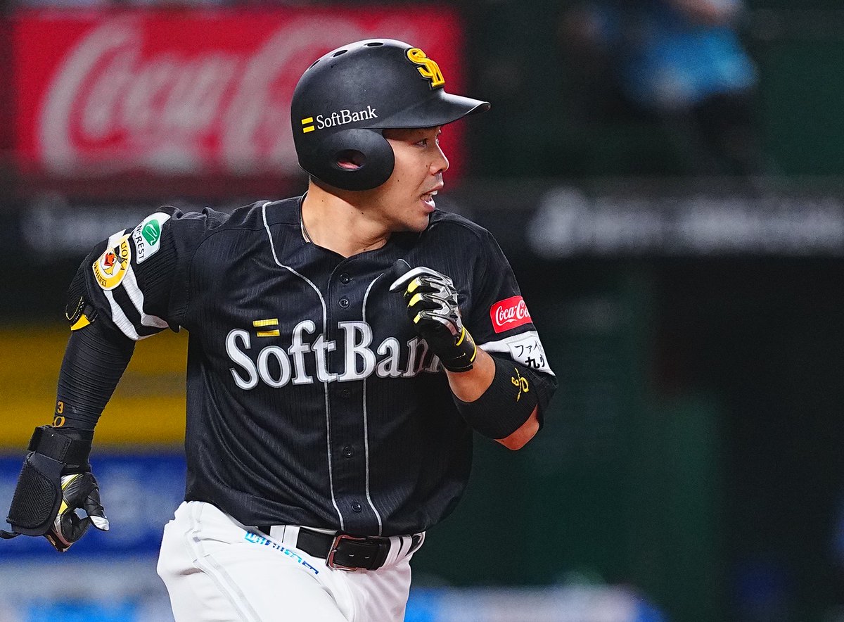 takafullc2's tweet photo. 【1軍】

近藤健介選手が先制24号ソロ！！！

33歳の誕生日にバースデーアーチ！！

#sbhawks #鷹フル https://t.co/UXysZVDcbu