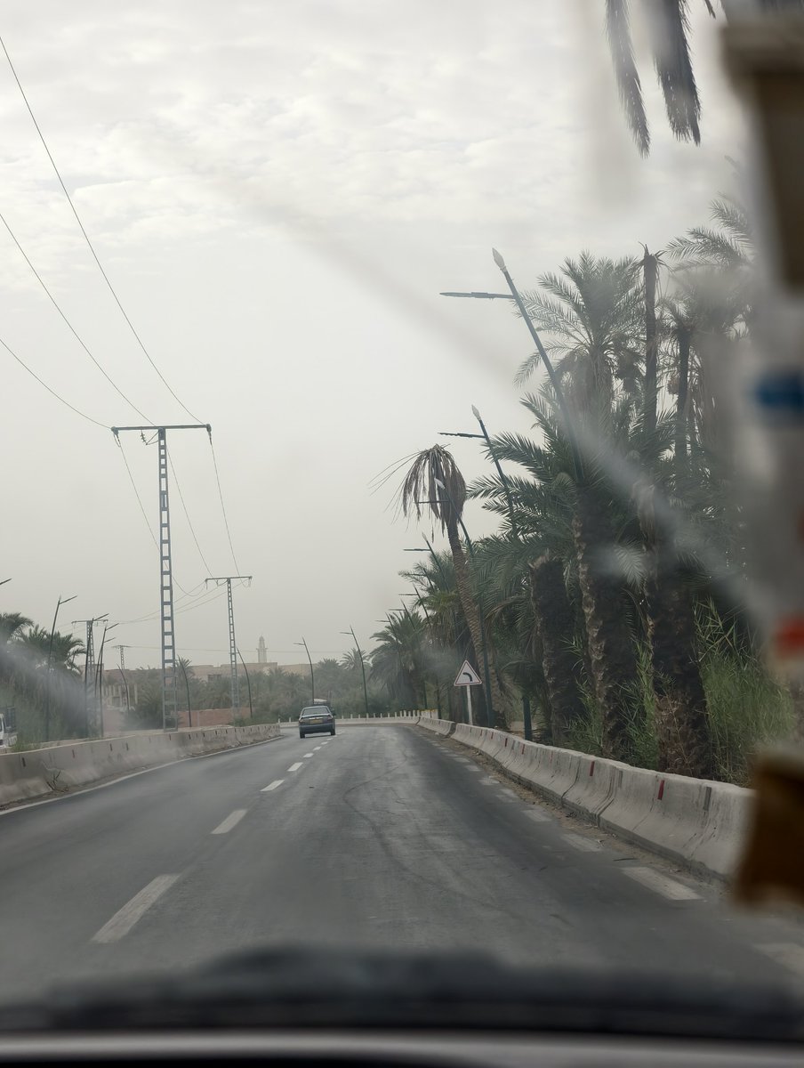 lop_anis's tweet photo. @NumidB @l_acquitter @vignolneoo يا حبيبي اكذب على روحك متكذبش عليا انا حياتي كل فصحراء حاسي مسعود و ورقلة
نتا كذاب و تحب ترخس روحك هاذا مكان https://t.co/JkLZ8M8m28