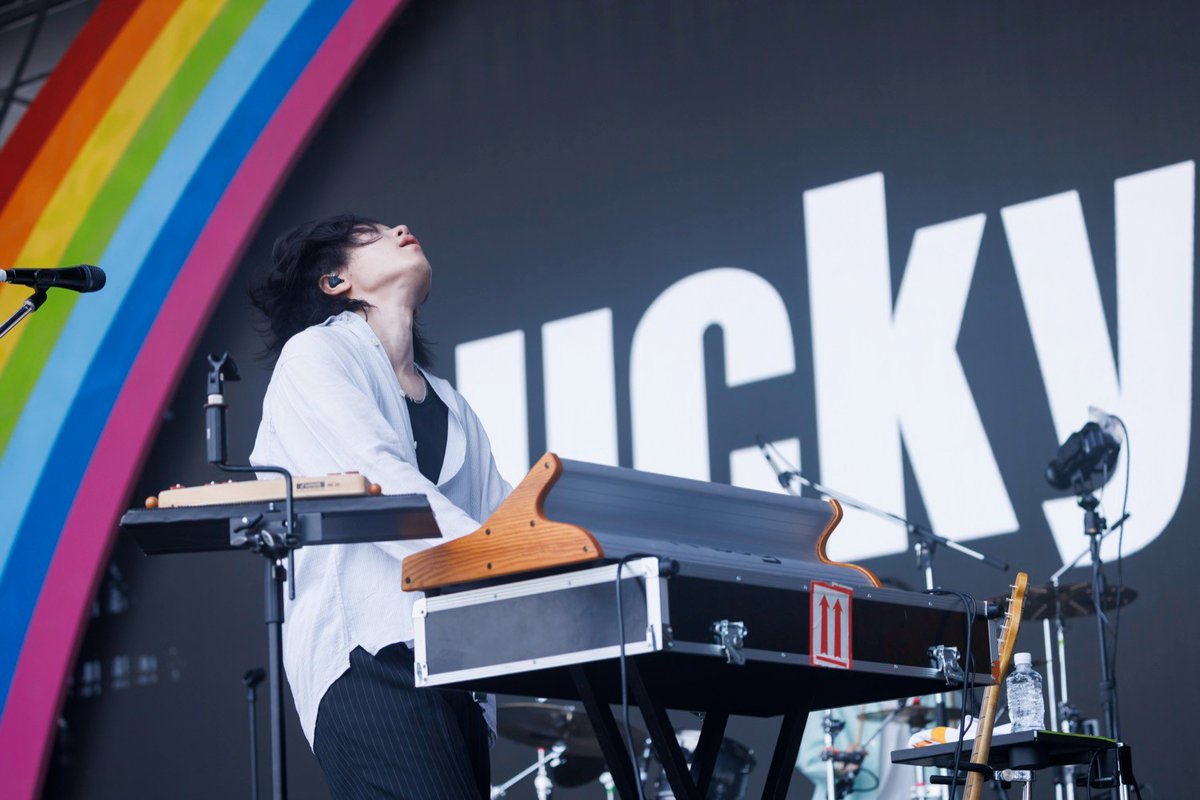luckyfm_fes's tweet photo. 【SetList + Live Photos��神はサイコロを振らない
LuckyFes'26
RAINBOW STAGE 8/9(日)  11:50〜
▶︎https://t.co/dujYlIxJox

【SetList】
1. 火花
2. 白昼夢
3. Smoke
4. 藤雨
5. 凪
6. Balloon of Shooting Star
7. ソユーズに乗って
8. Baby Baby

@KAMI_SAI
#神はサイコロを振らない #神サイ https://t.co/5I1i1ITCsU