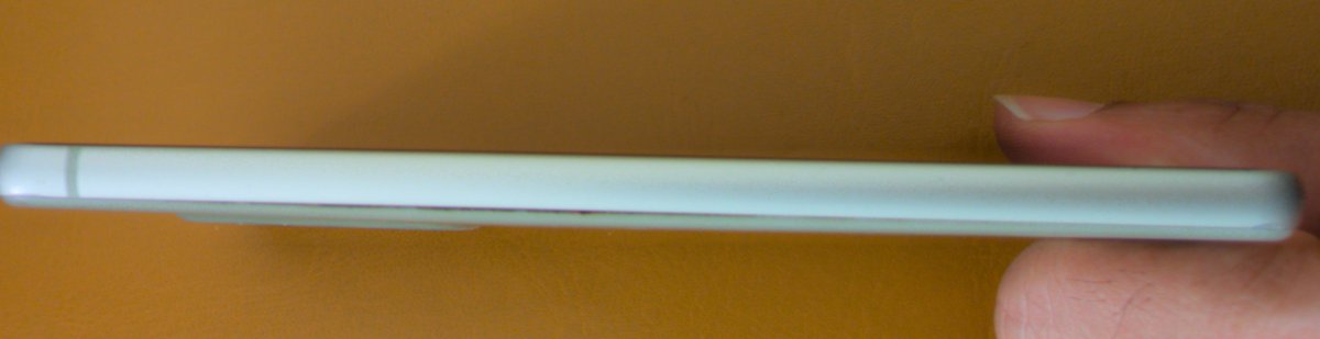 Susheel0505's tweet photo. #LineofShame #BrandExcuse #PoorService This is S21 FE. Green line on the display due to a manufacturing defect, but repair is being denied citing “heavy dents” that are nothing more than normal wear and tear on a 2+ year old phone.While the world watches, Samsung continues to hide behind excuses.
@SamsungIndia @SamsungMobile @SamsungMobileUS @samsungID @SamsungMobileSA @SamsungBrasil @SamsungJPN @SamsungSAUDI @SamsungCO