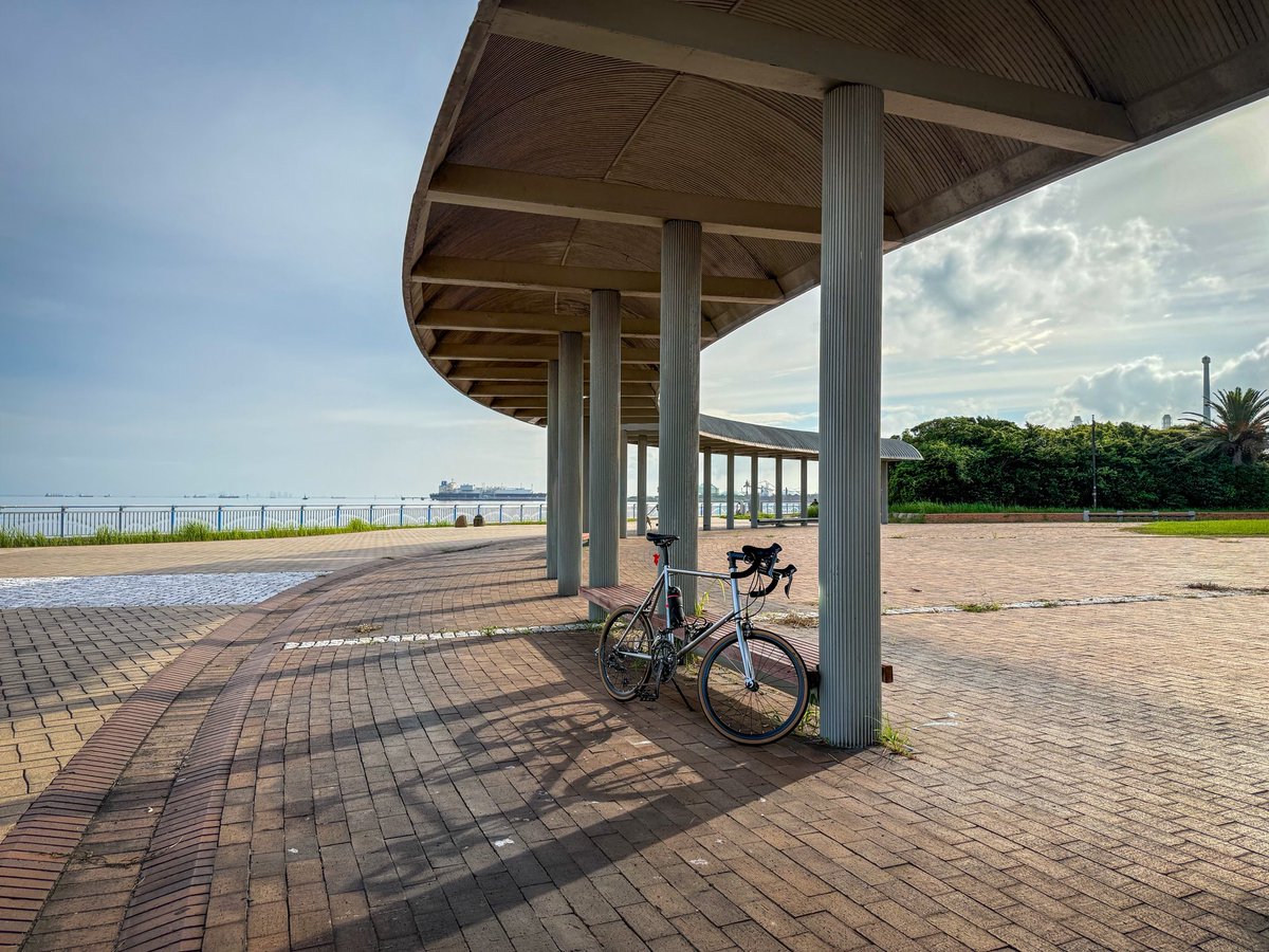 nobumillenia's tweet photo. 夏やすみの予定を考えよう💡

明日は仕事。話はそれからだ。

#minivelo
#Fuji
#HelionR

#袖ケ浦海浜公園 https://t.co/N2sjoQzQvt