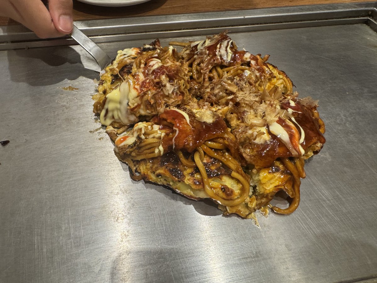 nabesh0's tweet photo. モダン焼きを食べた！ https://t.co/rcgGtQd14d