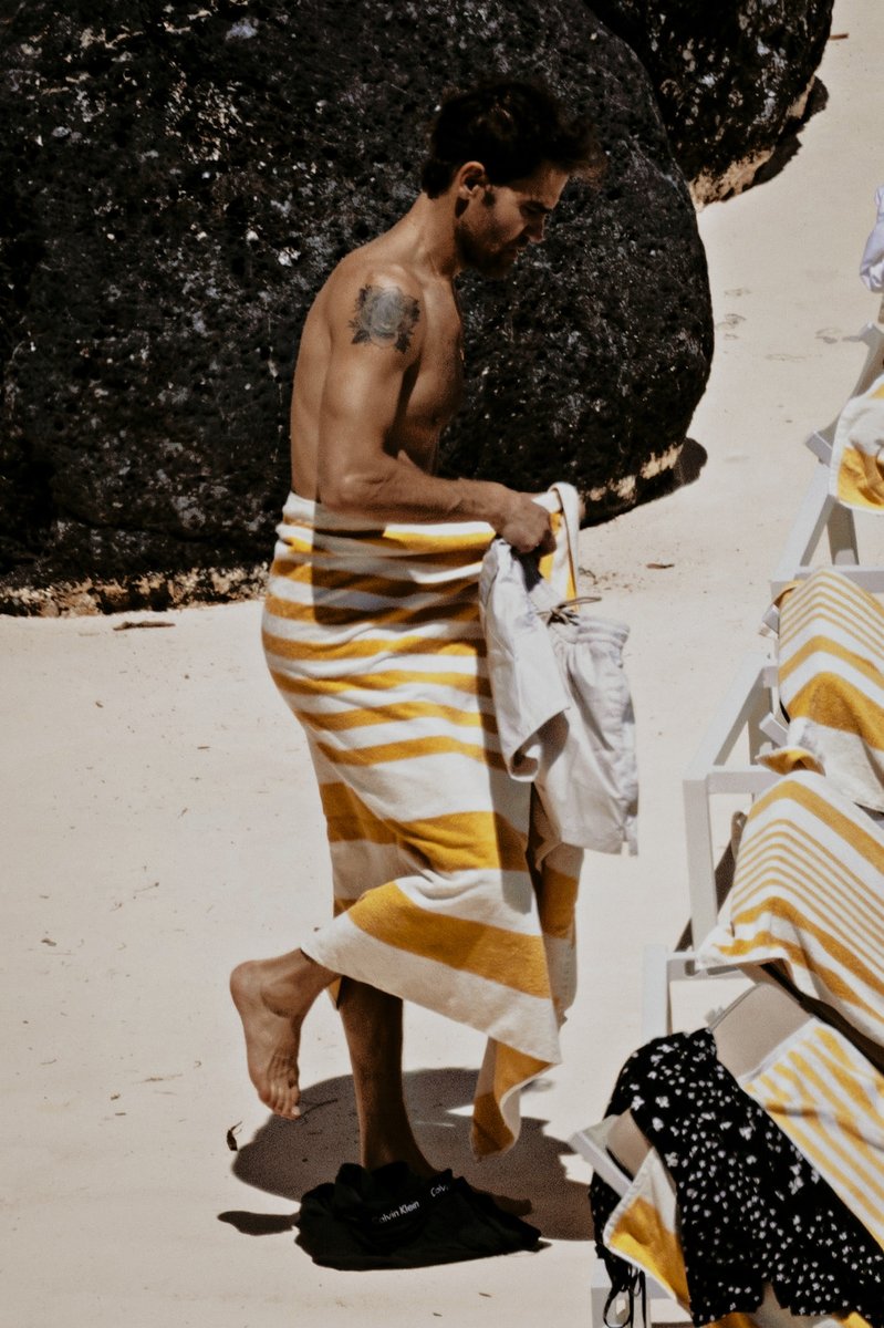 EternalBromusk's tweet photo. 🥃 L.A. Beach

────── ────── ──────

The paparazzi just love to photograph every moment when I want to undress, they must really love my cock. https://t.co/lz0CoUxlo8