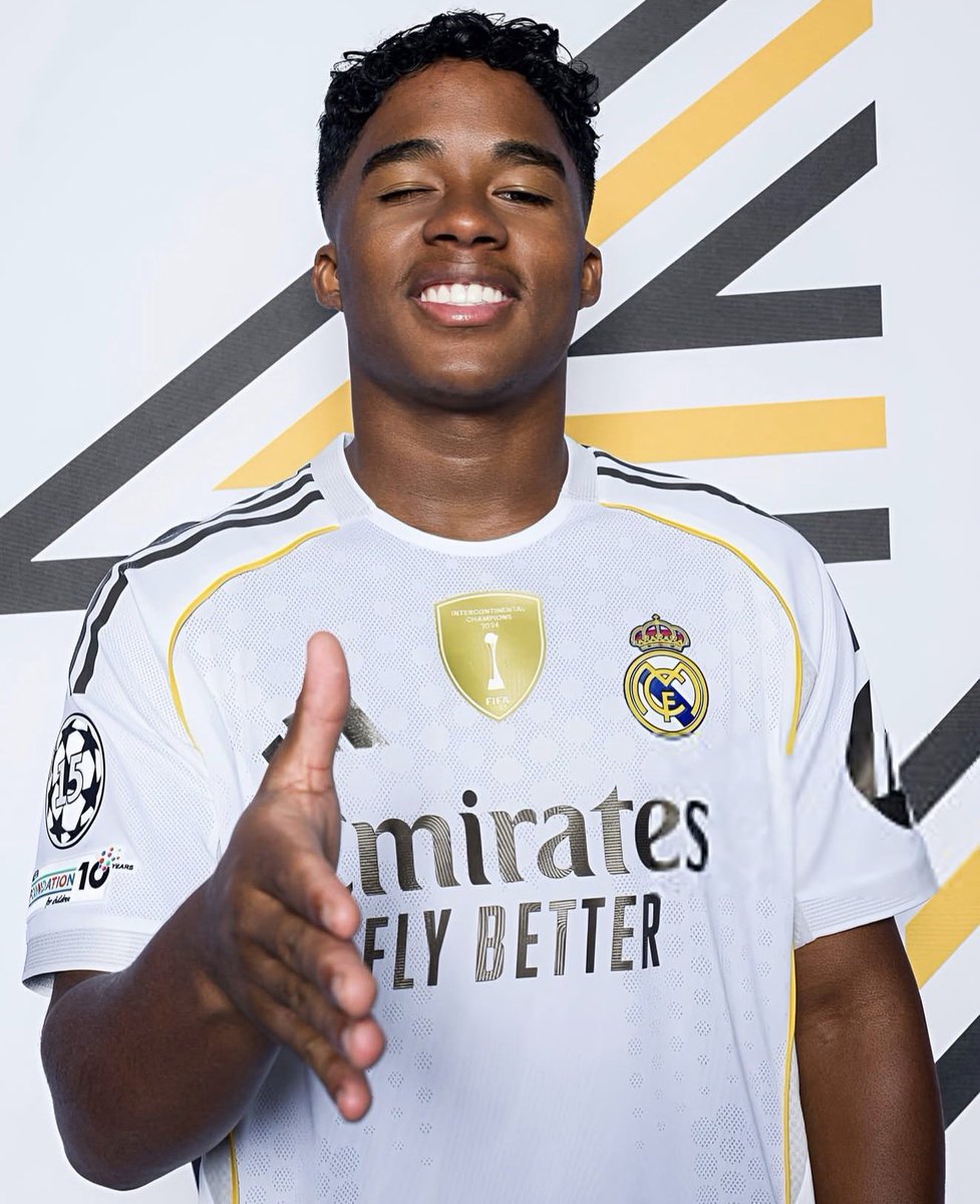 MatchDCentral's tweet photo. 🚨🔴BREAKING: Manchester United are in contact with Endrick’s representatives over a possible deal. 

Endrick is reportedly keen on a move, with regular playing time understood to be his priority. 👀

United could be one to watch closely in the situation. 🔥(@indykaila) https://t.co/esVq806MCQ