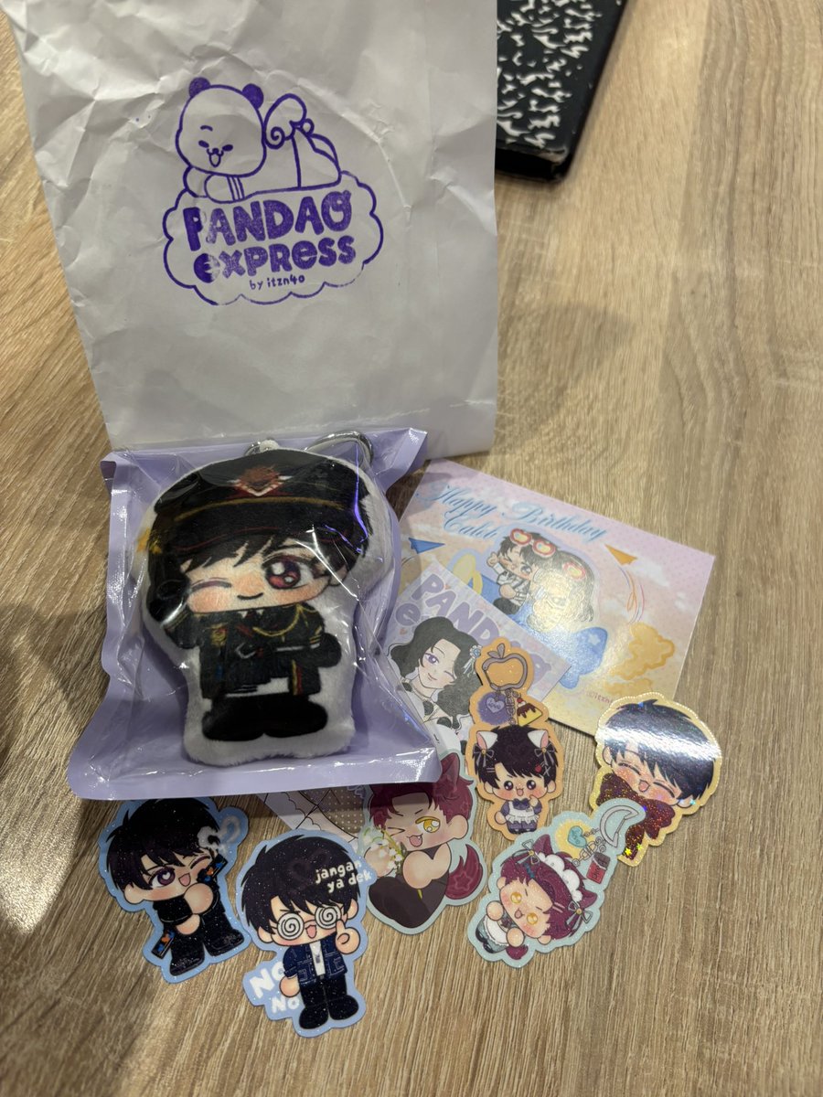 vermaxxing's tweet photo. Tomoland haul di @itzn4o’s stand 🥹🥹🫶🫶🫶🫶🫶

merchnya lucu lucu bgt pls dtg di GI 😭😭😭✋ https://t.co/5Xyfx7zomS