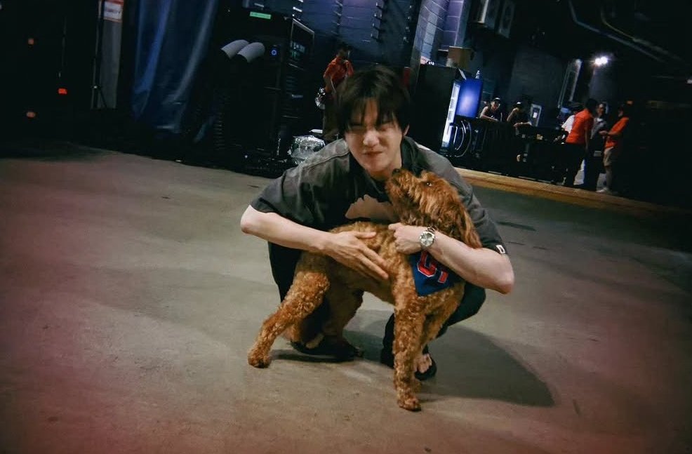 eternalhyyh's tweet photo. casually leaving these pics on his dump is criminal... LOOK AT HIM 😭 https://t.co/PUaWLCZFb8