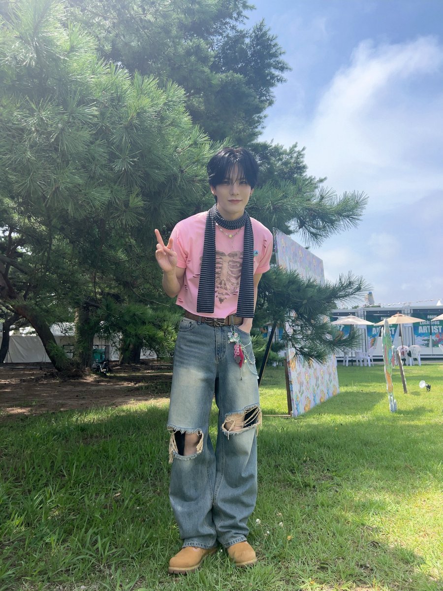 official_DXTEEN's tweet photo. [🦖]

#谷口太一 #TAICHI
#TANIGUCHITAICHI
❤️https://t.co/aLNP8s8o41

LuckyFes'26ありがとうございました！！！！
DXTEENのリーダー小柄な恐竜、谷口太一です🦖
いーーーっぱい手をあげて、声出してみなさんと盛り上がれて最高でした🔥

また一緒にあそびましょう！！👋

･･━━･･━━･･━━･･━━･･
#DXTEEN 7TH SINGLE "Wanna" ON SALE!🕶️
🎥https://t.co/epyfs8MyxG
🎧https://t.co/jfvf7TBbg6

@luckyfm_fes #LuckyFes
#DXTN #DXTEEN_Wanna