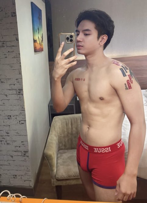 MachoToday's tweet photo. สวัสดีวันอาทิตย์ https://t.co/bdUZyyCr9a