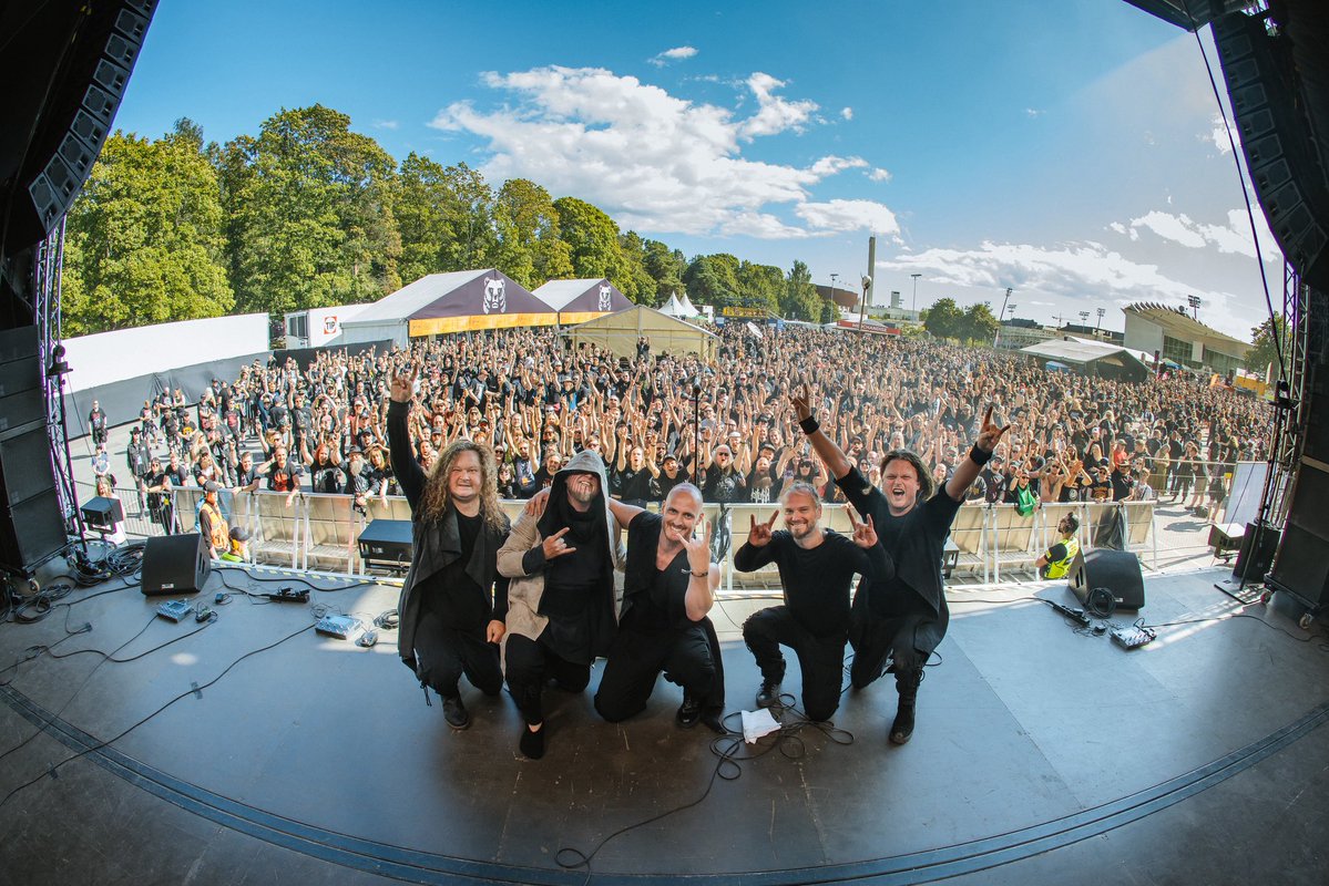 IOTUNNband's tweet photo. Wow Hellsinki Metal Festival! You made this one of our best days 🤘 Incredible audience and what a festival. We enjoyed every moment. Until next time 🇫🇮💙🤍

📷 https://t.co/so41XPkXkE https://t.co/Cjfqov6VvT