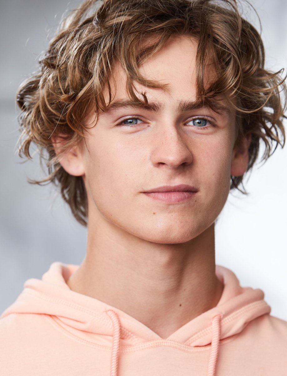 DarrenG52820320's tweet photo. @hudsonwest *Happy Sunday* Hudson! #ActorBuddy 😎🙏👱🐱🌈☀️ https://t.co/0xpqezuZNR