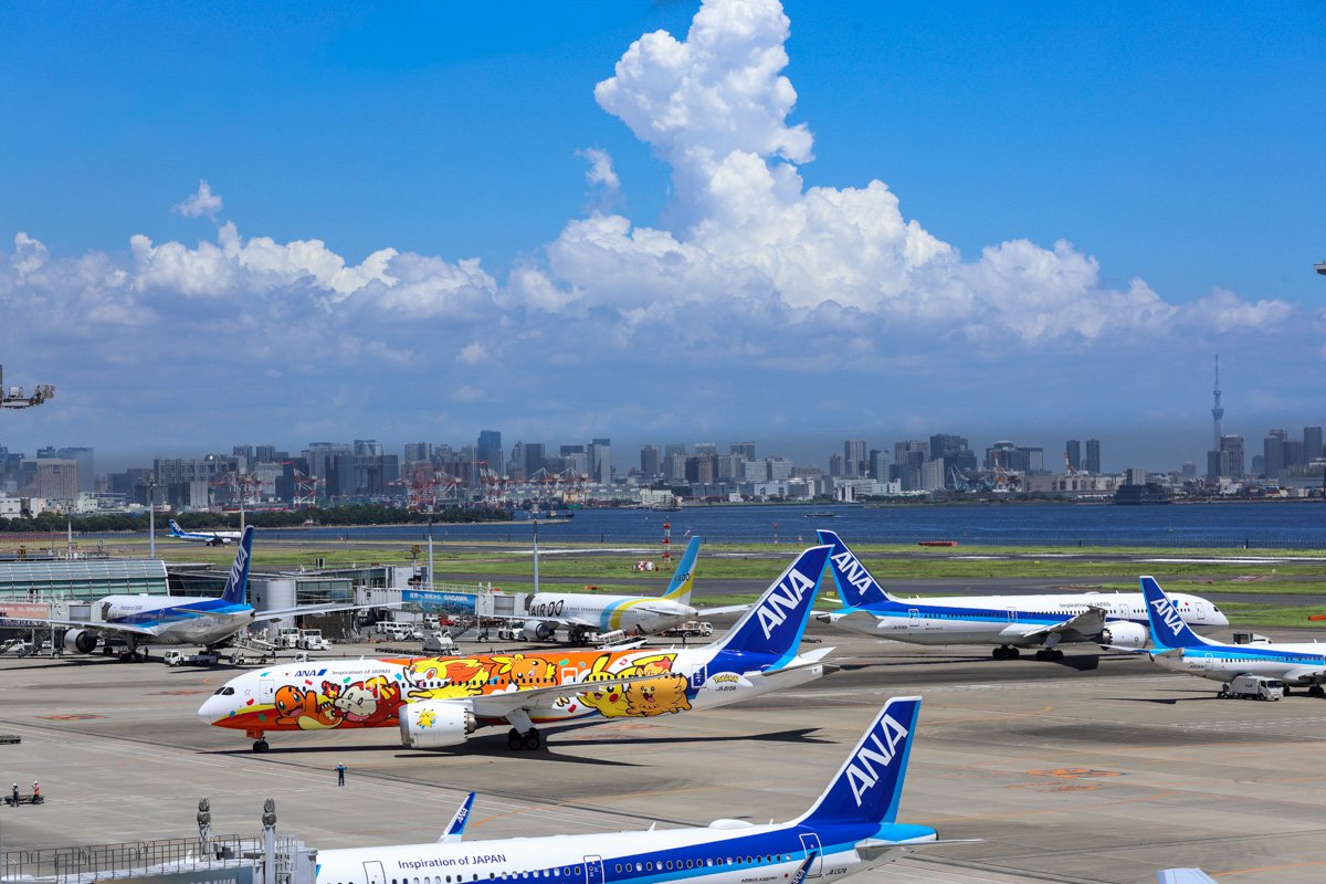 storager0m3's tweet photo. ANA×Pokémonの特別塗装機を
羽田で撮影📸
この子がやってくると、
空港が一気に華やぎます✨
カラフルな機体が夏空に
よく映えていました✈️
2026/8/8 RJTT
JA819A Boeing 787-8
#ポケモンジェット #PokemonJet https://t.co/1sEVzOEXw6