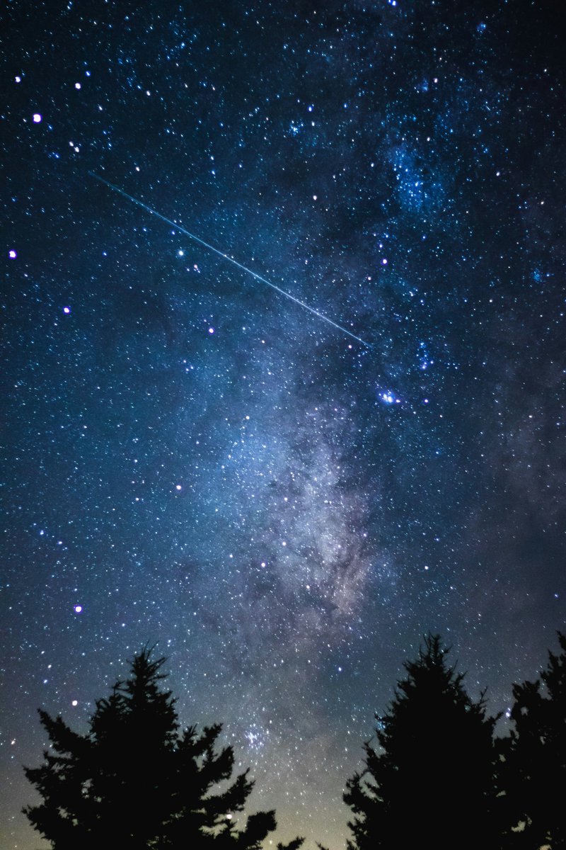 earthcurated's tweet photo. The Annual Perseid Meteor Shower Peak Night illuminates the sky Tonight. This spectacular celestial event offers a chance to witness numerous shooting stars without special equipment. look up tonight and enjoy nature's dazzling show ✨ https://t.co/PfRCcP1v1U