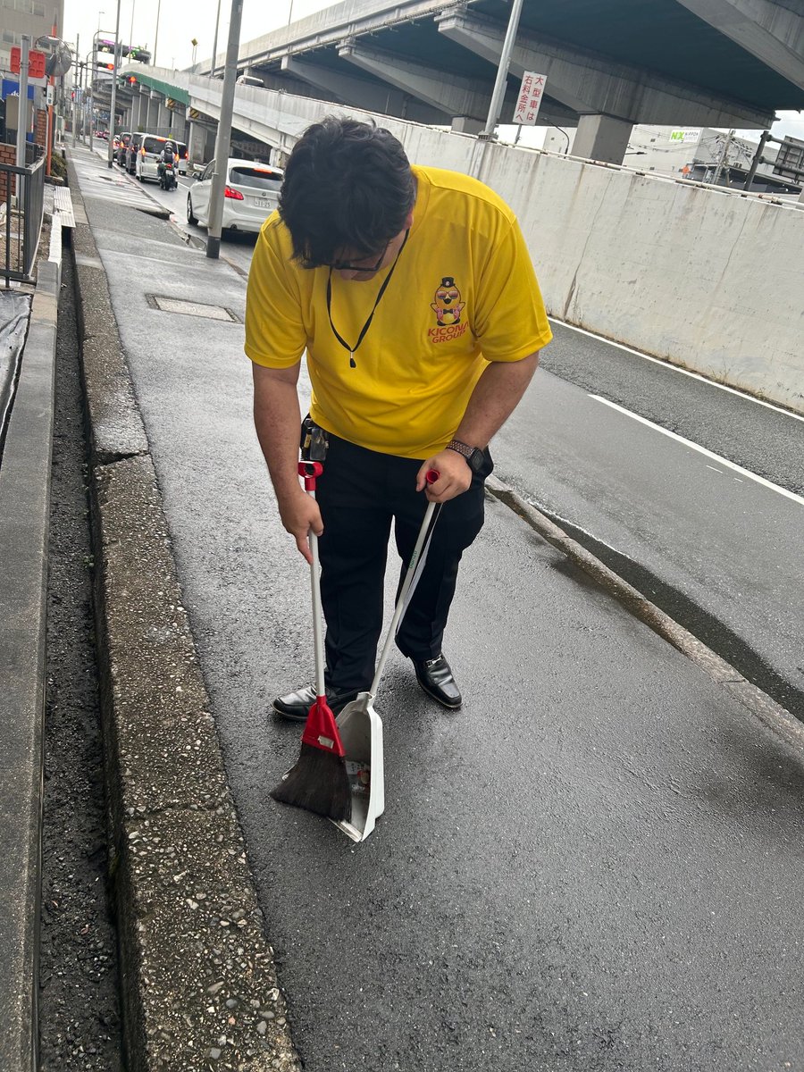 kicona_koudu's tweet photo. こんばんは!
キコーナ豊中上津島店です✨
本日も地域清掃に行ってまいりました!
皆様綺麗にご利用頂きありがとうございます
この後も皆様のご来店、心よりお待ちしております!
#つぶやキコーナ
#地域清掃 https://t.co/QOvKwF8Sf4