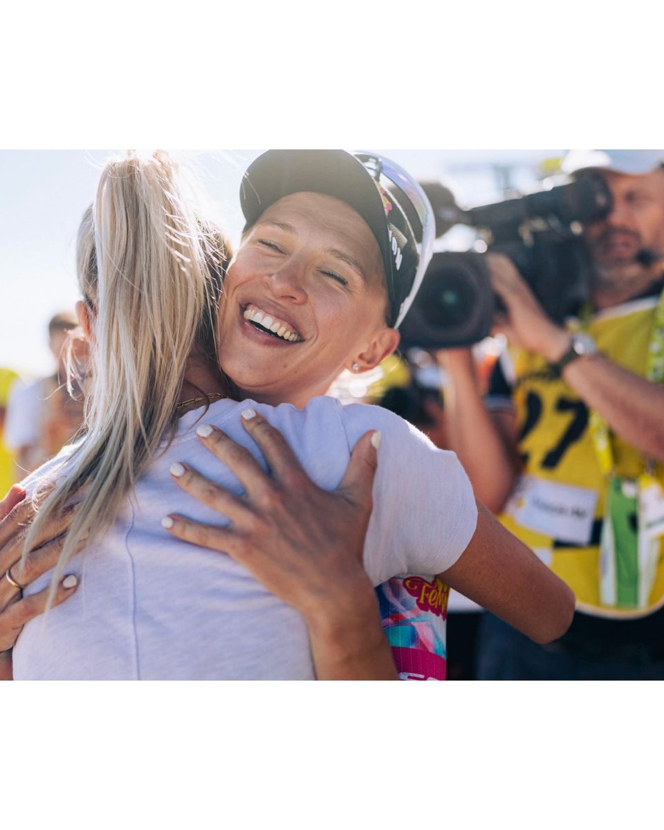 AMompert's tweet photo. Un week-end d'exception pour le cyclisme 🇨🇵-🇵🇱 ! 
🇵🇱 Kasia Niewiadoma dompte le #MontVentoux et s'empare du maillot jaune sur le @LeTourFemmes !
🇫🇷 Louis Barré s'impose sur l'étape reine du @Tour_de_Pologne (1ère victoire pro !)
Bravo aux champions ! 👏🏻
@Amb_Francji
@EdePoncins https://t.co/LeAMrItijE