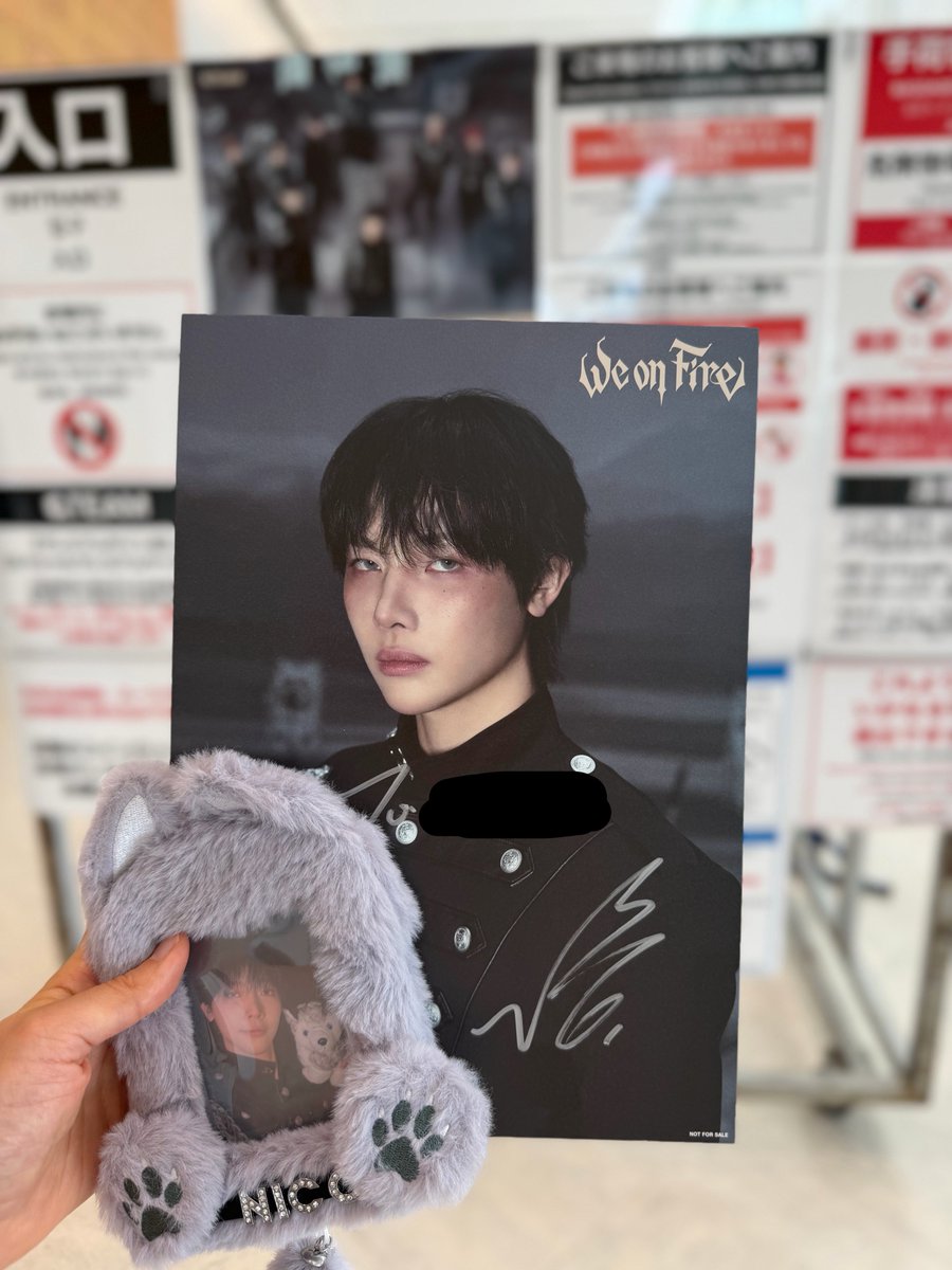 ryfjr303's tweet photo. andTEAM 第3部 個別サイン会

ニコの笑顔が眩しすぎてもはや発光してた👼✨
初のサイン会で緊張やばかったけど言いたいこと直接伝えられてよかった〜🥺
連部で疲れてるだろうに幸せをありがとう〜🫶
詳細はATLにて https://t.co/8vLgPe40nC