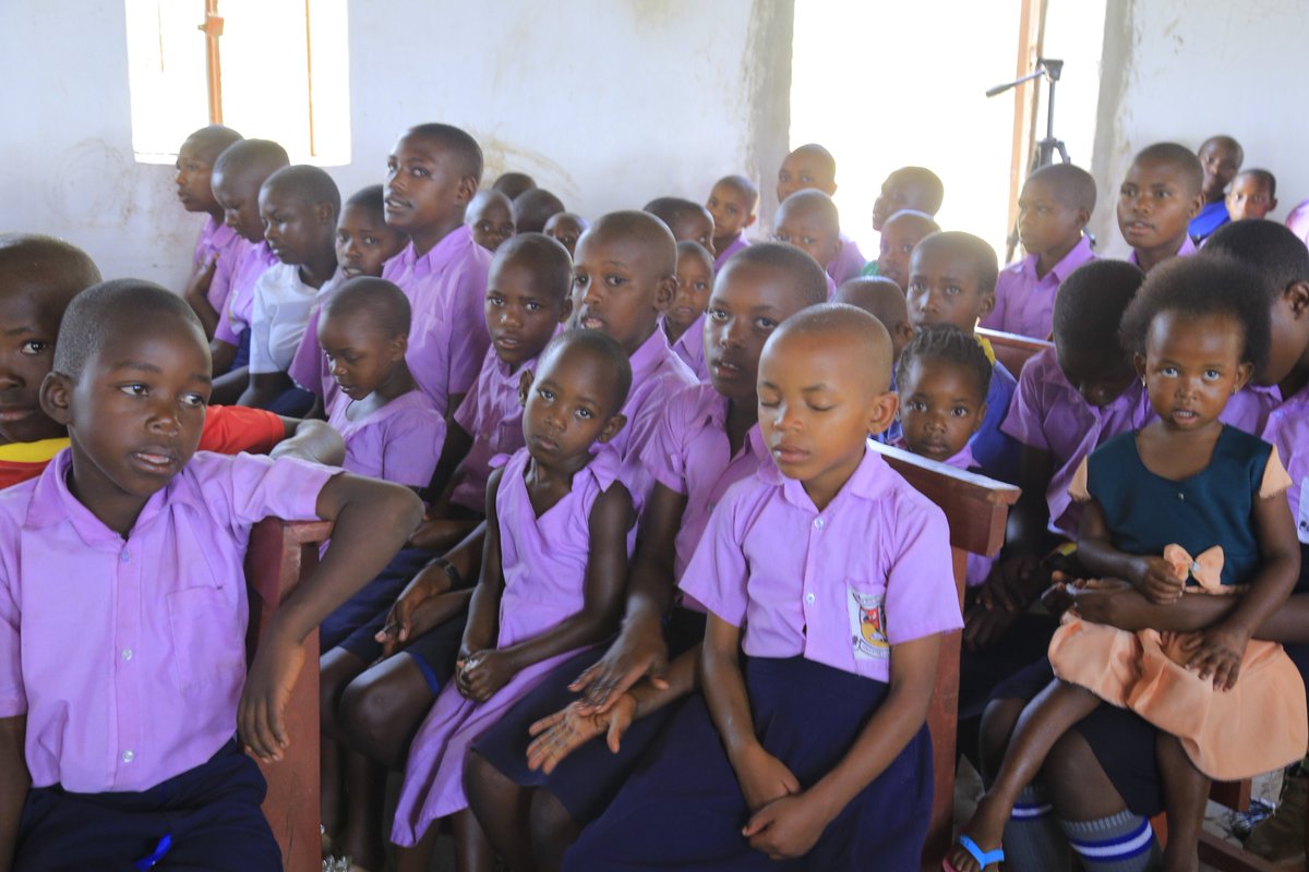 SamuelTayariWes's tweet photo. Rwembirizi Primary School is holding a fundraising drive at Rwembirizi Church of Uganda in Nyakyera, Ntungamo District, to raise funds for the construction of a three-classroom block and a staff block. https://t.co/WLHpyesPoZ