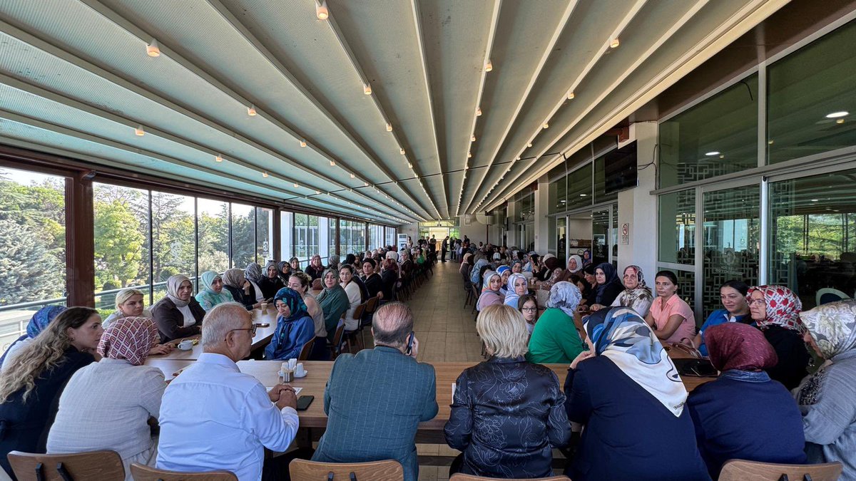 akkadinizmit41's tweet photo. İl Kadın Kolları Başkanımız Yasemin Özdemir’in başkanlığında gerçekleştirilen Mahalle Başkanları Eğitim Kampımızda, İl Başkanımız Dr. Şahin Talus’u ağırladık.

Kampımız; teşkilat eğitimleri ve ilçe başkanlarımızın çalışmaları üzerine gerçekleştirilen değerlendirmelerle devam ediyor.

Mahallelerimizde daha güçlü bir teşkilat için hep birlikte çalışıyoruz. 🇹🇷

@tugbaisikercan 
@yyaseminozdemir 
@AKKADINGM 
@akkadinkocaeli