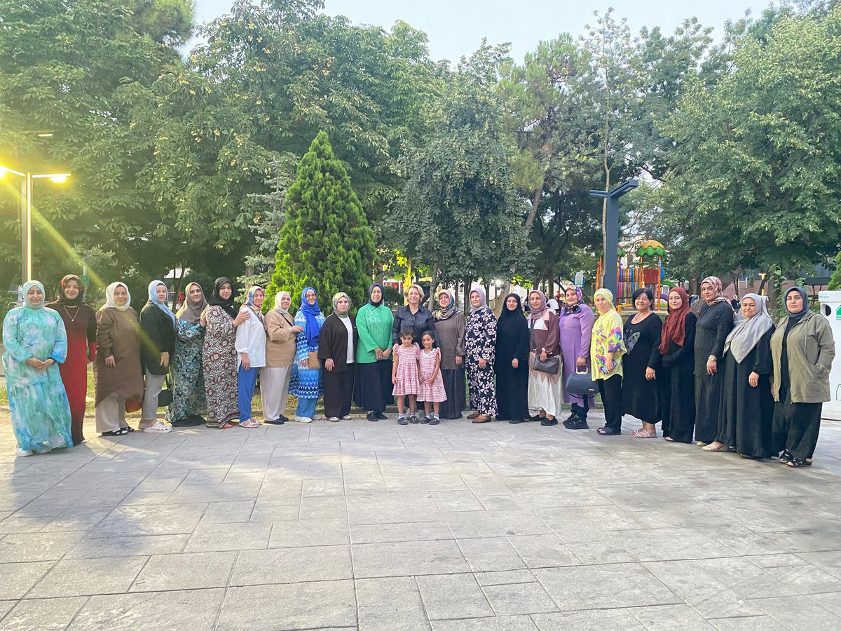 akkadinizmit41's tweet photo. İl Kadın Kolları Başkanımız Yasemin Özdemir’in başkanlığında gerçekleştirilen Mahalle Başkanları Eğitim Kampımızda, İl Başkanımız Dr. Şahin Talus’u ağırladık.

Kampımız; teşkilat eğitimleri ve ilçe başkanlarımızın çalışmaları üzerine gerçekleştirilen değerlendirmelerle devam ediyor.

Mahallelerimizde daha güçlü bir teşkilat için hep birlikte çalışıyoruz. 🇹🇷

@tugbaisikercan 
@yyaseminozdemir 
@AKKADINGM 
@akkadinkocaeli