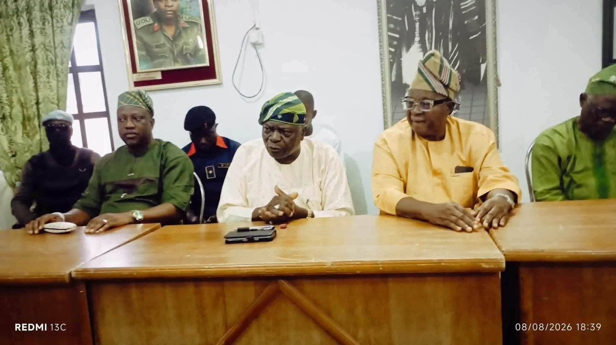 HeIsJayjam's tweet photo. Former Osun State governor, Olagunsoye Oyinlola declare alliance with Osun APC governorship candidate, Munirudeen Bola Oyebamiji https://t.co/k7KRD1qvah