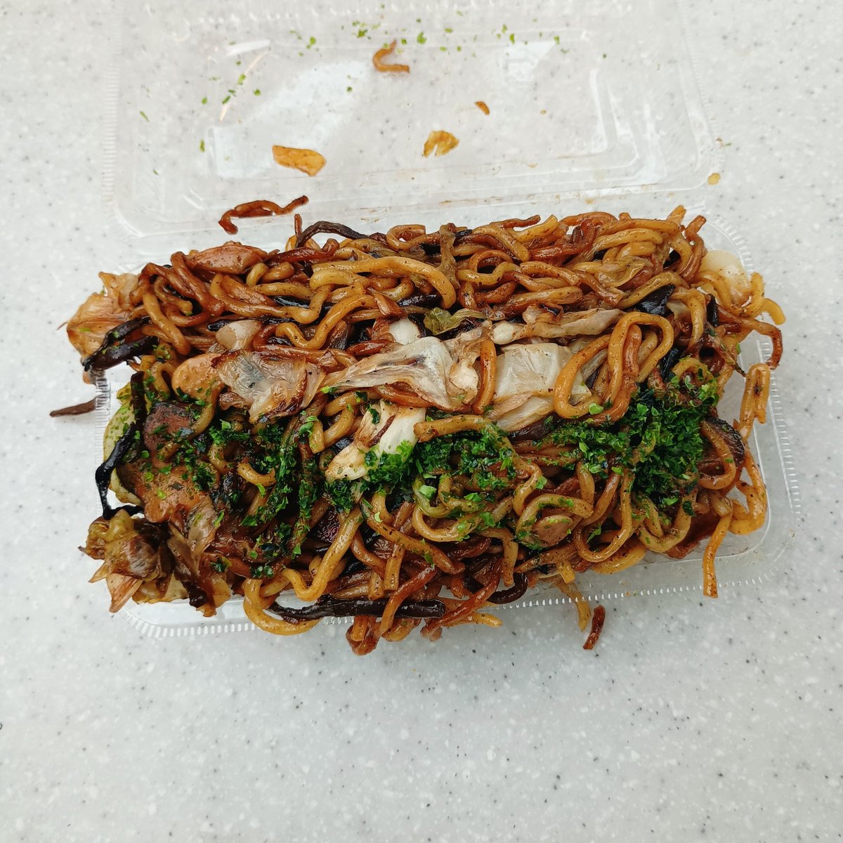 Gut47's tweet photo. しいたけ焼きそば初めて食べたけどめっちゃうまい https://t.co/sOpSmD6piv