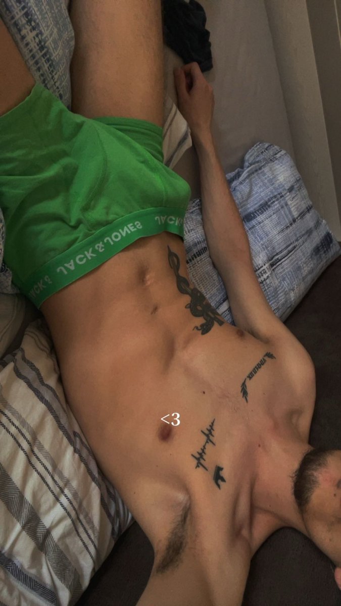 TopTwinkx's tweet photo. Who wants to undress me? 😋 https://t.co/HE9djre3dv