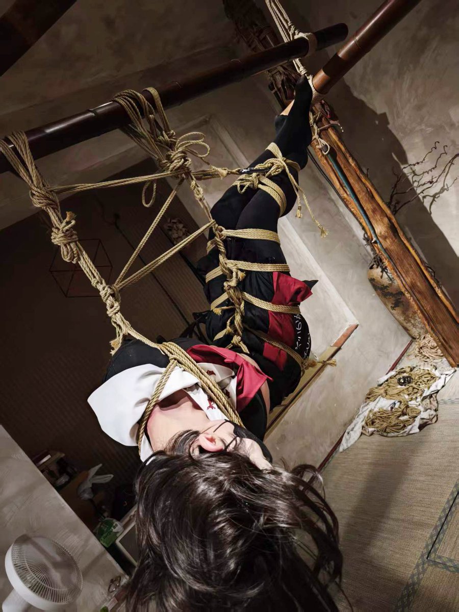 kurage759's tweet photo. 🪢@vvoo0101 
🦋@kurage759 
🏠：月影

#绳缚 #shibari #男娘 https://t.co/HOBCejuS89