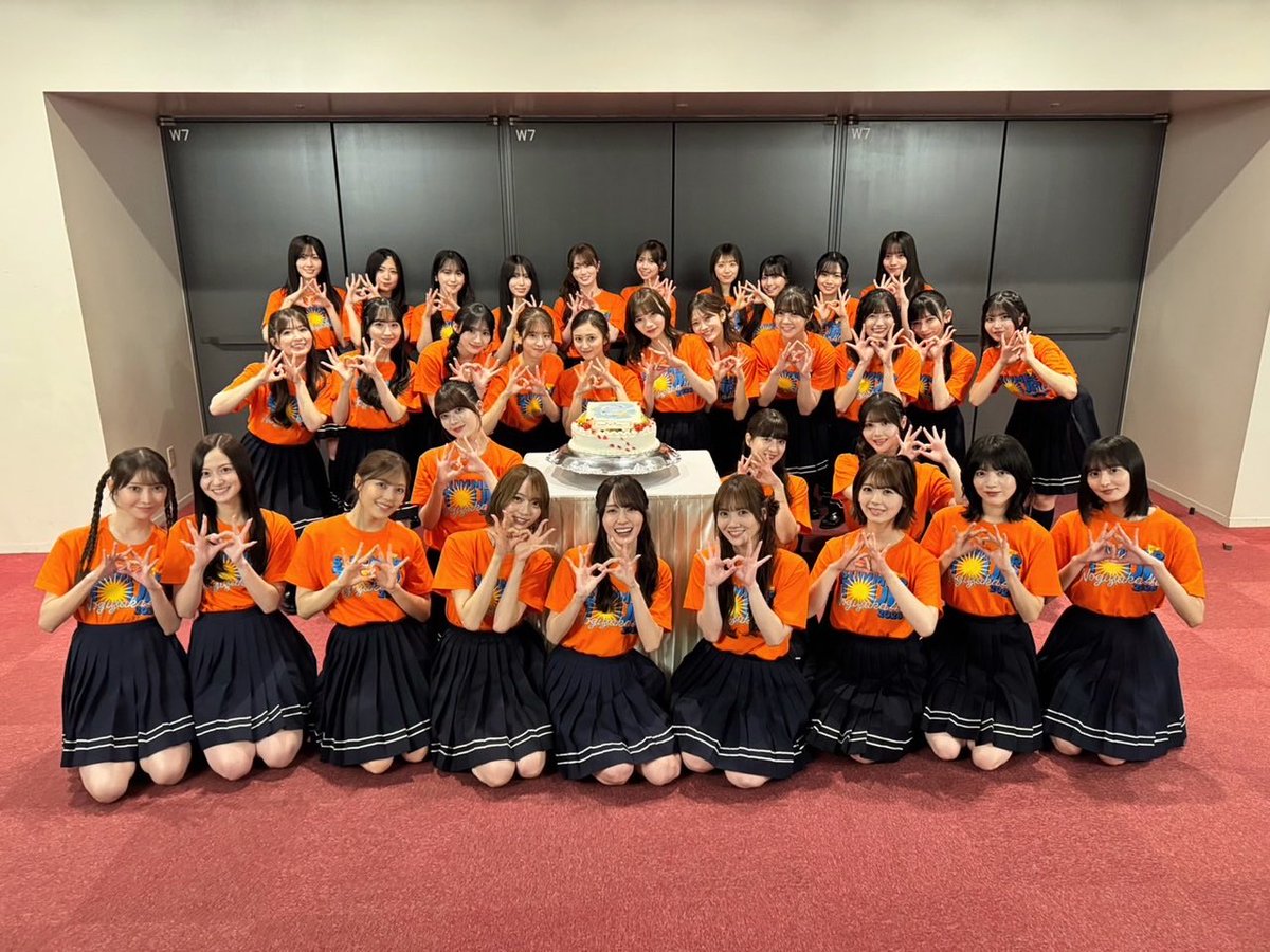 Syochan101418's tweet photo. 今年も神宮には行かないので、広島と福岡公演で自分のツアーは幕を閉じました😌今年も仲良くさせていただいている方のおかげで新しい出会いもありました☺️
そして賀喜さんのお誕生日も直接祝えて良かったです🥰
昨日はあやめんが手を振ってくれたと思うので、夜明け三銃士にレスを貰えたツアーでした🤗 https://t.co/GutcwvStLh