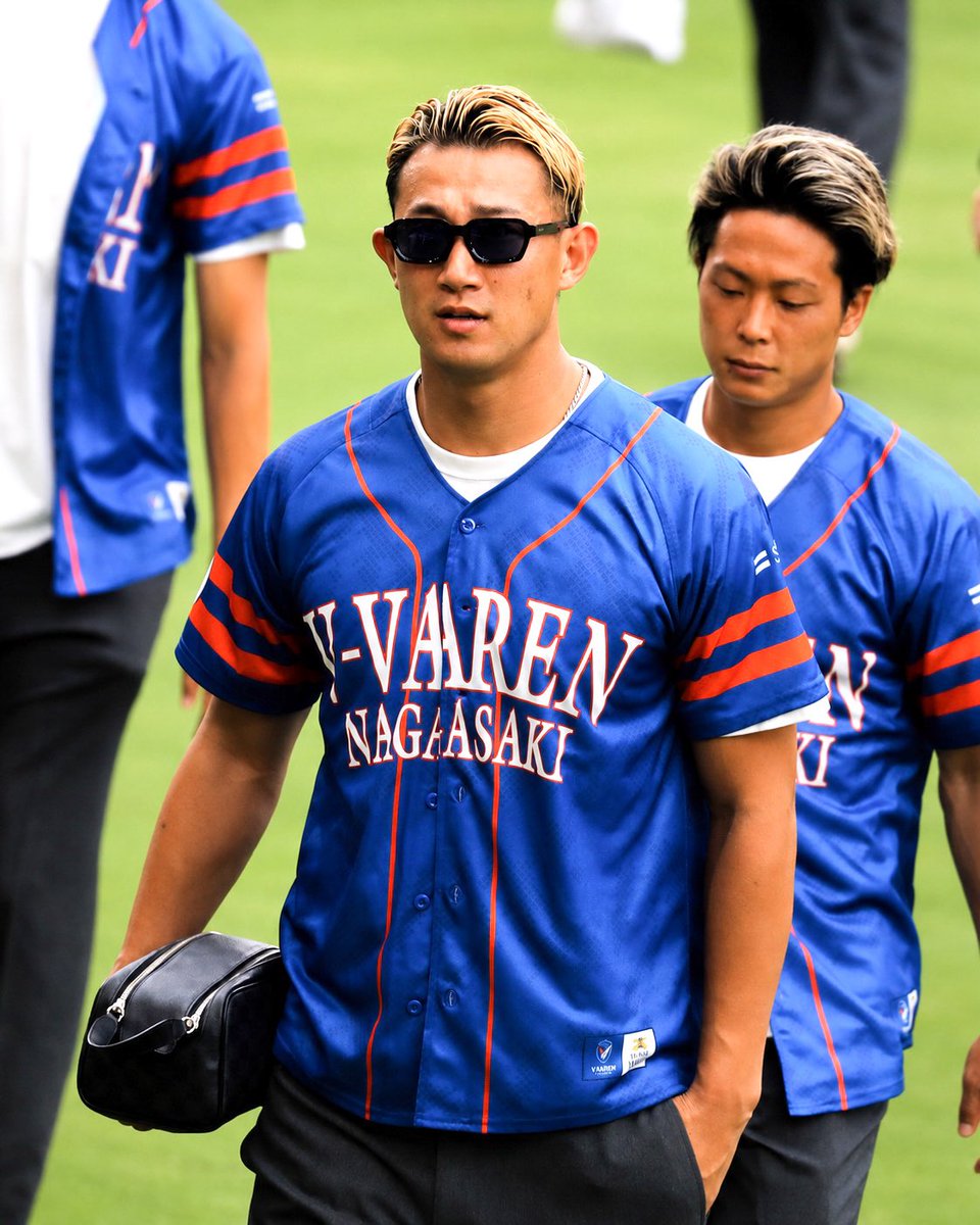 V7_S2's tweet photo. GO!GO!💙🧡
#vvaren #vファーレン長崎 #波多野豪 #山崎凌吾 https://t.co/DLIhcl9wzW