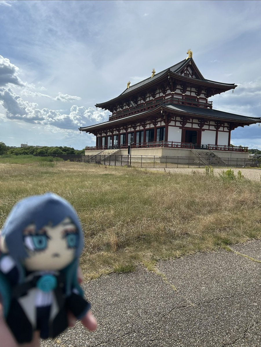 ytplg04's tweet photo. 平城宮跡
第一太極殿も第二太極殿も間近で見ると立派な大きさ✨
そしてスケールの大きさにビックリ🫢
もちろん国の行事や儀式を行っていたというだけあり中も豪華😄
資料館も行きたかったけど時間の関係と暑さであえなくスルーしました😅
でも奈良の雄大な歴史を感じることができて満足!
#平城宮跡 https://t.co/bjr6uwUUTn