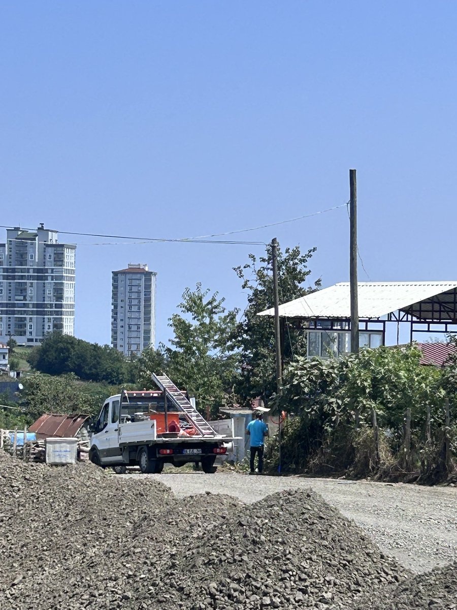 yalcinacl's tweet photo. @TurkTelekom @TTDestek pazar günü bile fiber internetimiz için durmaksızın çalışan başta sayın @ofatihsayan ve bütün saha ekiplerine sonsuz teşekkürler.. https://t.co/19T3mHxBLO