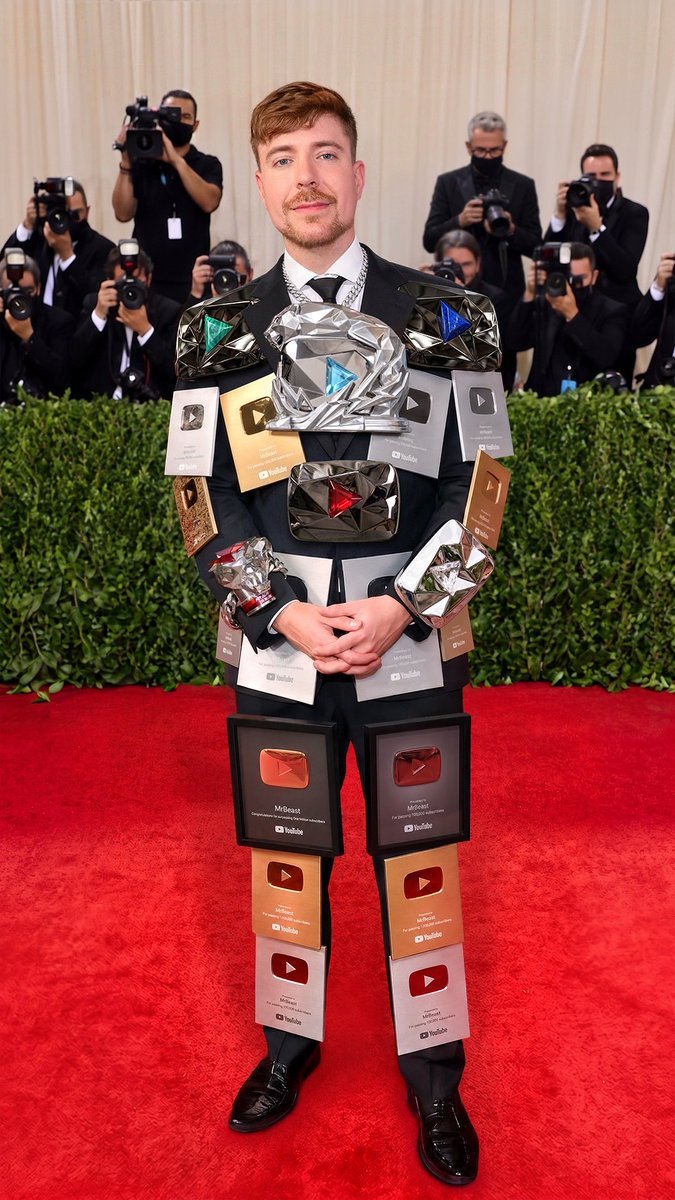 Alessandra_Y66's tweet photo. Someone on my team told me I should wear this to the Met Gala, thoughts? https://t.co/5nRj3n48qt