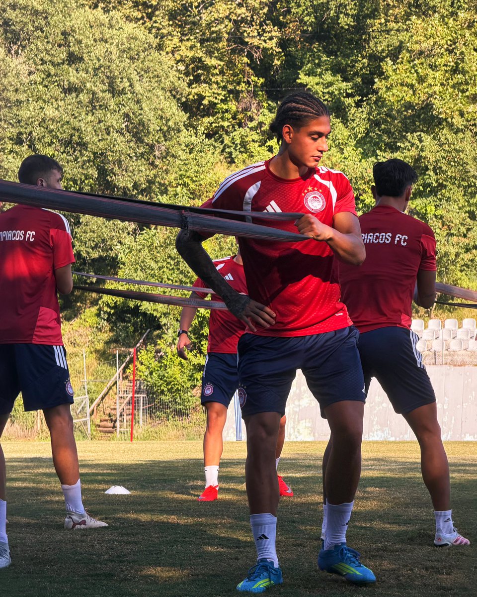 olyfcacademy's tweet photo. 𝐒𝐭𝐞𝐩 𝐛𝐲 𝐬𝐭𝐞𝐩 🔴⚪️🦾
#Olympiacos #OlympiacosU23 #PreSeason2026 #SLGR2 https://t.co/e9uRSkKfys